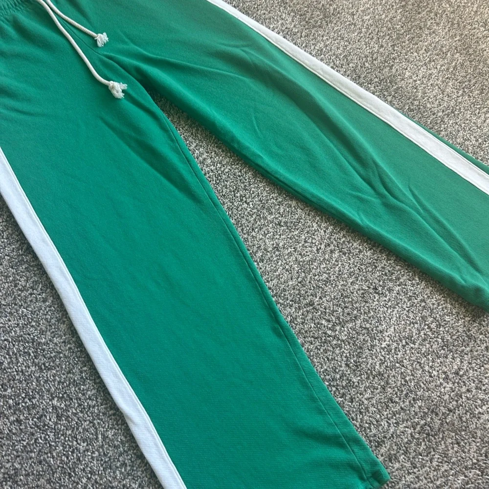 Universal Thread Matching Set - Picture 3 of 9